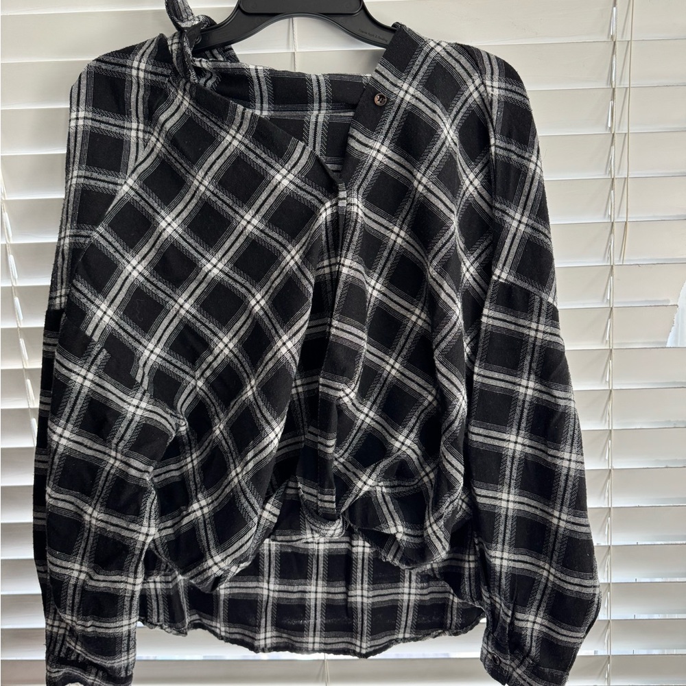 SHEIN Plaid Button Down Shirt in Black and White